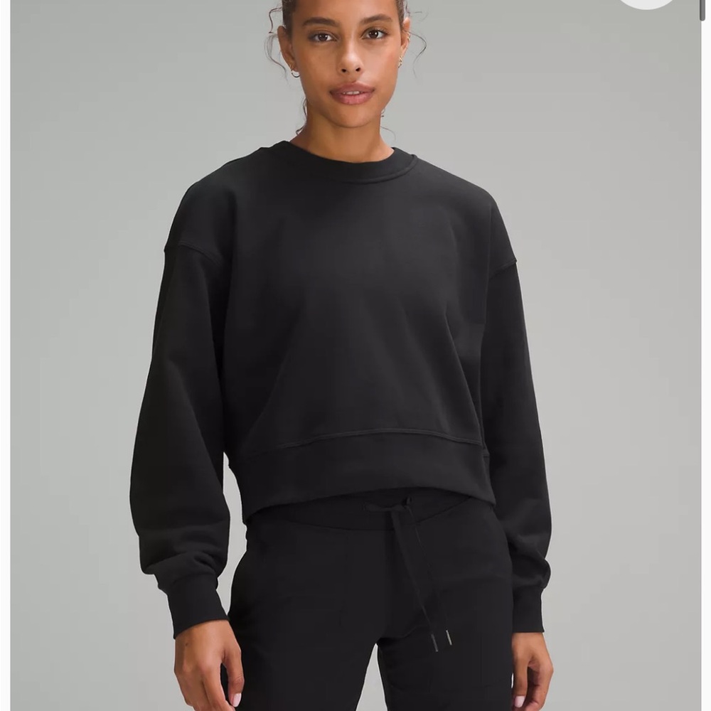 Perfectly oversized cropped crew neck
